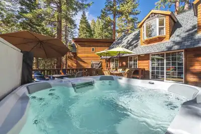 Image de A+ Cabin for 10 Hot-Tub Private Beach with Double Decker Pier