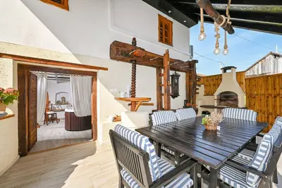 Image de Superbe maison à Gornja Voca avec sauna