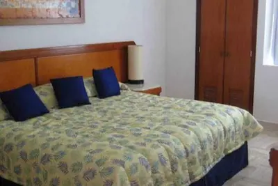 Image de Beachfront Hotel Suite, walk to harbor and restaurants or along beach to Vidanta