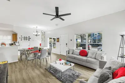 Image de Family Retreat in Tampa, 5 bedrooms, Close to Everything