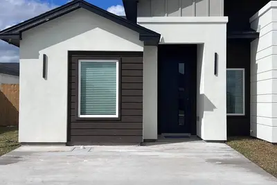 Image de Charming 3-bedroom house in Brownsville minutes away from SpaceX!
