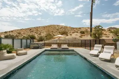 Image de Modern desert pool house