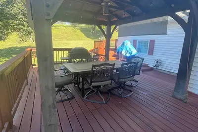 Image de Spacious 4-bedroom house in charming Knoxville with WiFi, Ac, deck, gazebo.