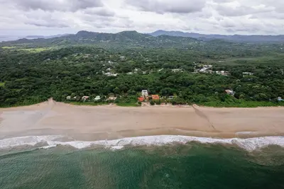 Image de Luxurious and unique brand new home just steps to quiet beach, Playa Grande\n