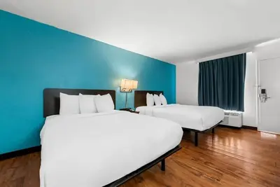 Image de Affordable Stay Complete with Pool and Complimentary Parking