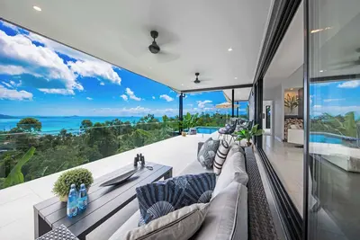 Image de 'Nine Islands' Airlie Beach Luxury Holiday Home with ocean views