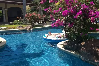 Image de Mountaintop Luxe Villa with Resort Pool, Gorgeous Views, Gardens, Total Privacy