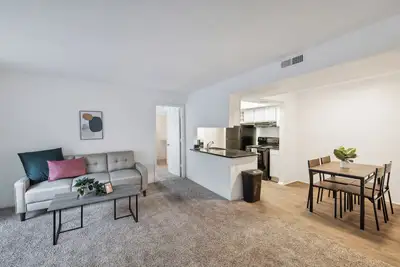 Image de Northcliffe 1107 I Fully Furnished 2 Bedroom 2 Ba