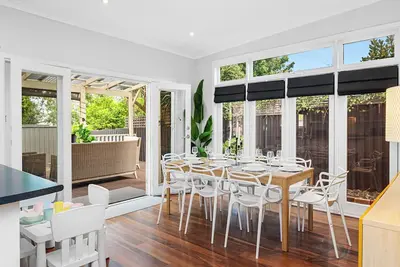 Image de Classic Australian Charm 4br Family, Shops, Cafes, Parking, Bbq, 10mins to City