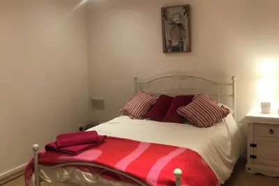 Image de Lavender House \n 18th century renovated old school house in Ironbrige gorge \n