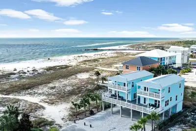 Image de Sea Breeze Siesta: Entire Beachfront Duplex! Mexico Beach, Steps from the Gulf!