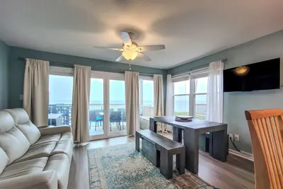 Image de Toast to the Coast at 904-D Turtle Cove - Fizz!