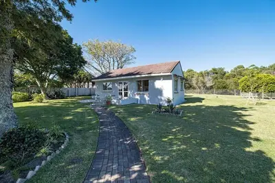 Image de Cozy cottage in Port Elizabeth, near Kragga Kamma Game Park. Sleeps 2.