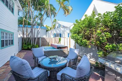 Image de Southernmost Retreat | On Duval! With Hot Tub, Patio, & Private Parking