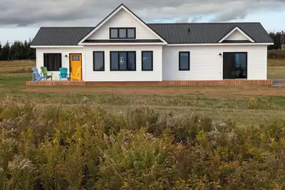 Image de Beautiful Coastal Beach House. New build close to golf, beaches and camping.