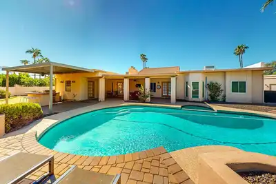 Image de 4br home with private pool, game room, & putting green