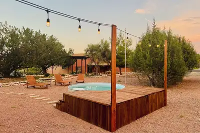 Image de Romeo's Roadhouse with Cowboy Pool