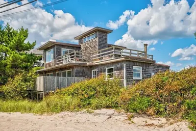 Image de OceanFront Davis Park Fi Split Ac Sleeps 10, Expansive Ocean Front Views Large Decks Newly Renovated