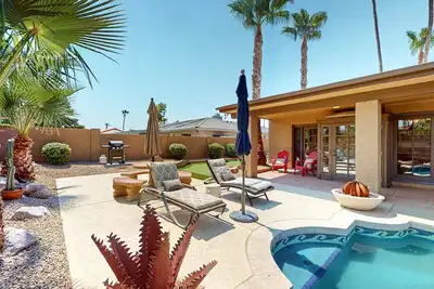 Image de 4 Br house with pool, putting green, great patio