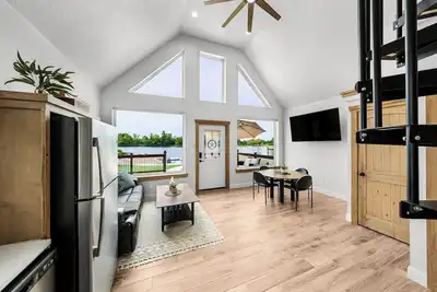 Image de Tranquil 2-bedroom cabin in Point with WiFi and Ac