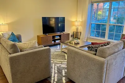 Image de Furnished 3-bedroom 3-bath. Sleeps 6. 3 Queen beds.