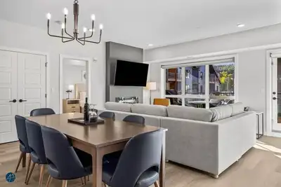 Image de 3 Bed/2 Bath Sparrowhawk Lodge-South Facing