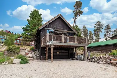 Image de Charming Chalet with New Private Hot Tub in Grand Lake