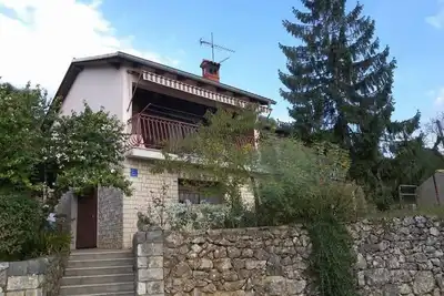 Image de Serene Garden Apartment with Terrace - One Bedroom Apartment