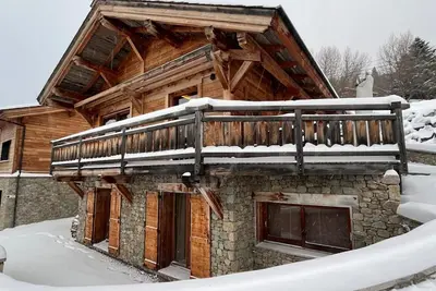 Image de Chalet Niyama - Avec jacuzzi et station Ă pied