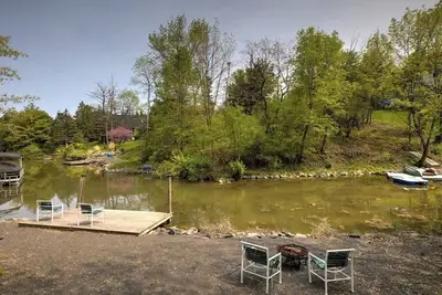 Image de Cozy Lake Front Cabin with Hot Tub! Sleepy Hollow