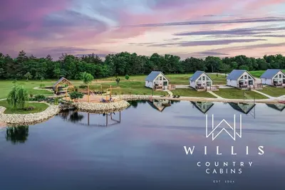 Image de Luxurious L'amore Cabin #4 with Ac and Wi-Fi! !