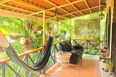 Image de Cozy art-filled studio in amazing Manuel Antonio with veranda, hammock, WiFi, Ac