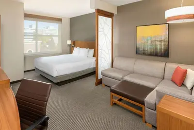 Image de All You Need for a Fun Vacay! 4 Units Onsite Parking, Pets Allowed, Indoor Pool!