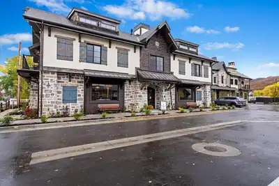 Image de The Oak Room - Newly Built 2b2b Loft Near Park City