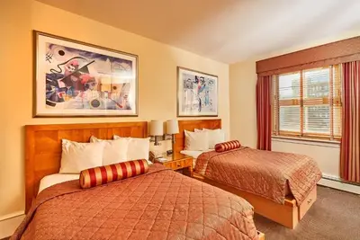 Image de Double Full Comfort, The Alexander Inn, Charming Philly Streets