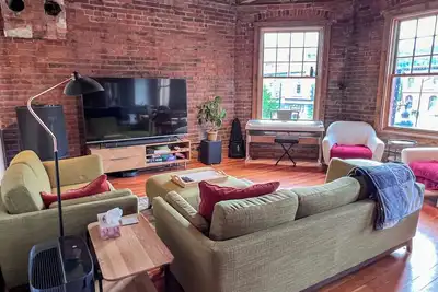 Image de Stylish l 3 Bedrooms  l Sleeps 7 Adults l Dog Friendly