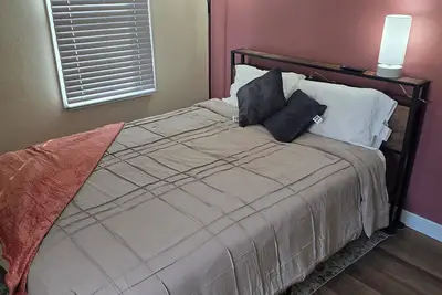 Image de Charming 2+ bedroom house in walking distance from Sanford, Augi, & U of S. F.
