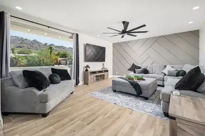 Modern Home with Mountain Views!