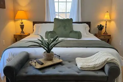 Image de Easy checkout, Remodeled dollhouse w/King pets ok