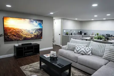 Image de Campus Retreat 2-min from Purdue, Big Garage, 6 Car Driveway, Huge Deck & Patio