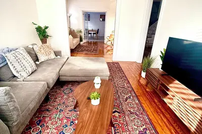 Image de Large Family Friendly Condo with Washer Dryer