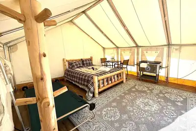 Cozy Mountain-View Tent for an Affordable Glamping Experience!