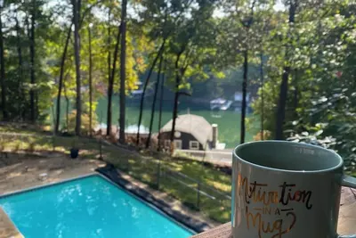 Image de Lake James 3 bd/2 ba Lakeview Home with Pool, Boat Ramp and Free Kayaks