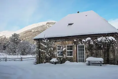 Image de Cnoc Famh cottage located in the beautiful setting of Scotland National Park. \n