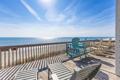Image de Oceanfront Dog-Friendly Vacation Rental – Breathtaking Views & Spacious Decks!