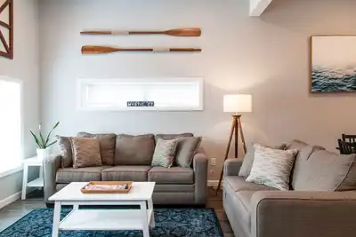 Image de Mystic Vacation Suite- Fast WiFi, Parking, A/C