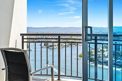 Image de Chevron Renaissance - 3 Bedroom Sub Penthouse