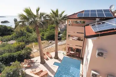 Image de Villa Davorka in Supetarska Draga - Haus für 8 Personen