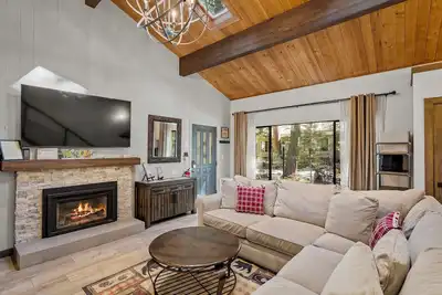 Image de Luxury in the Pines at this perfectly appointed property.