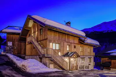 Image de Sleeps 12-14 with indoor Hot Tub and large Sauna